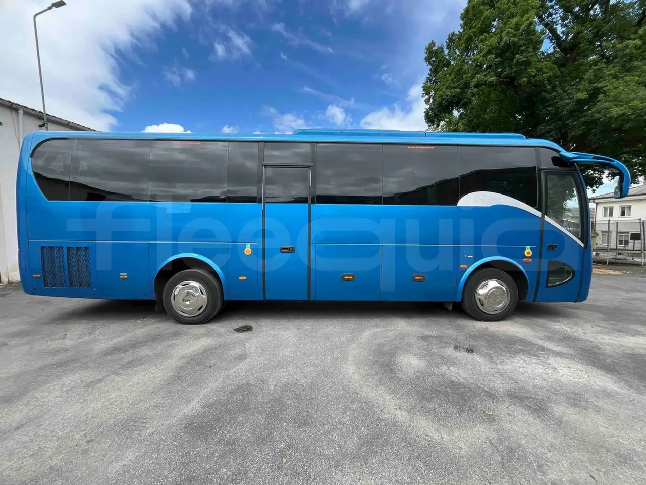 King Long XMQ6996 - Right Side
