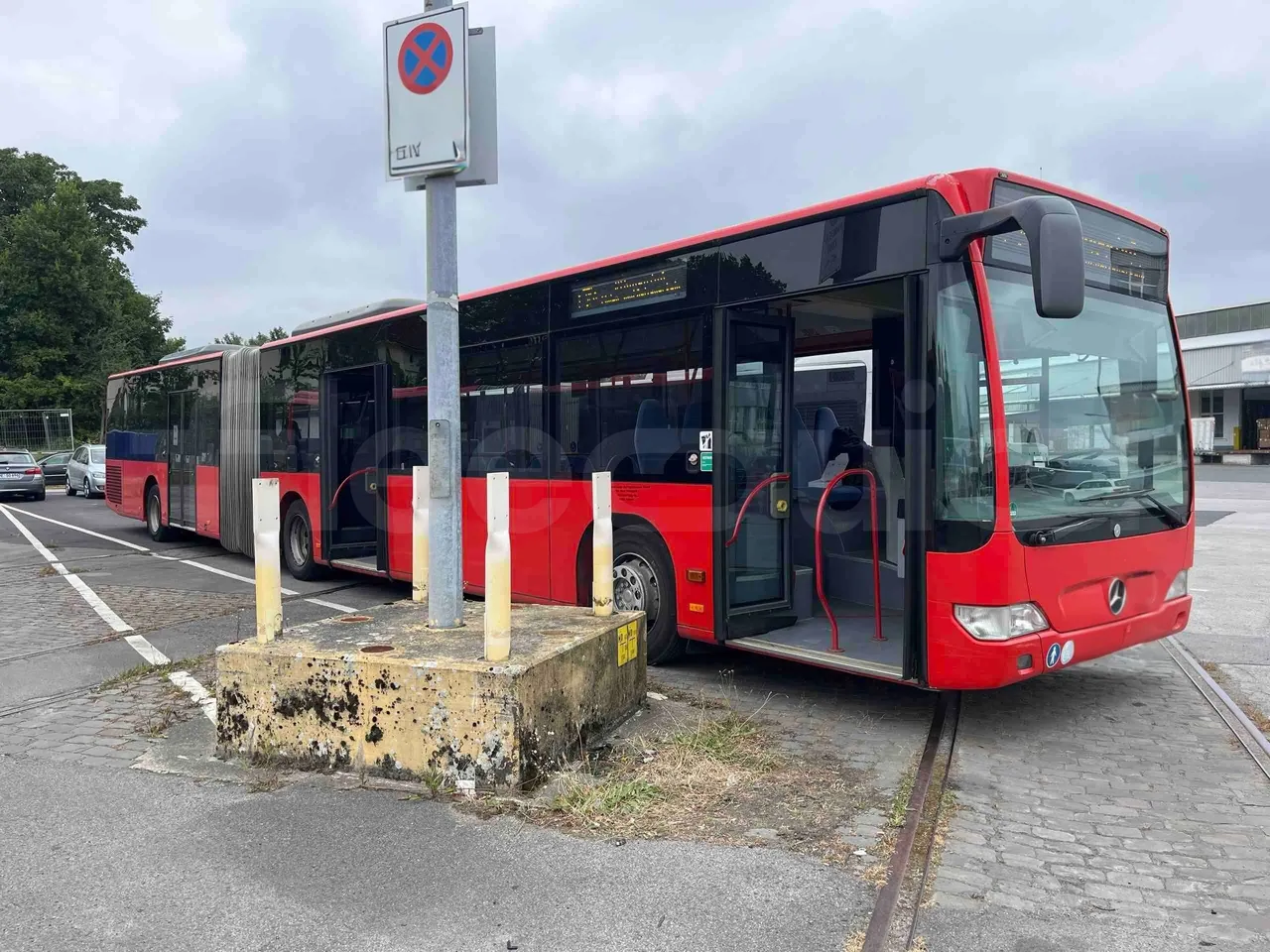 Mercedes-Benz Citaro G - 3/4 right front doors open