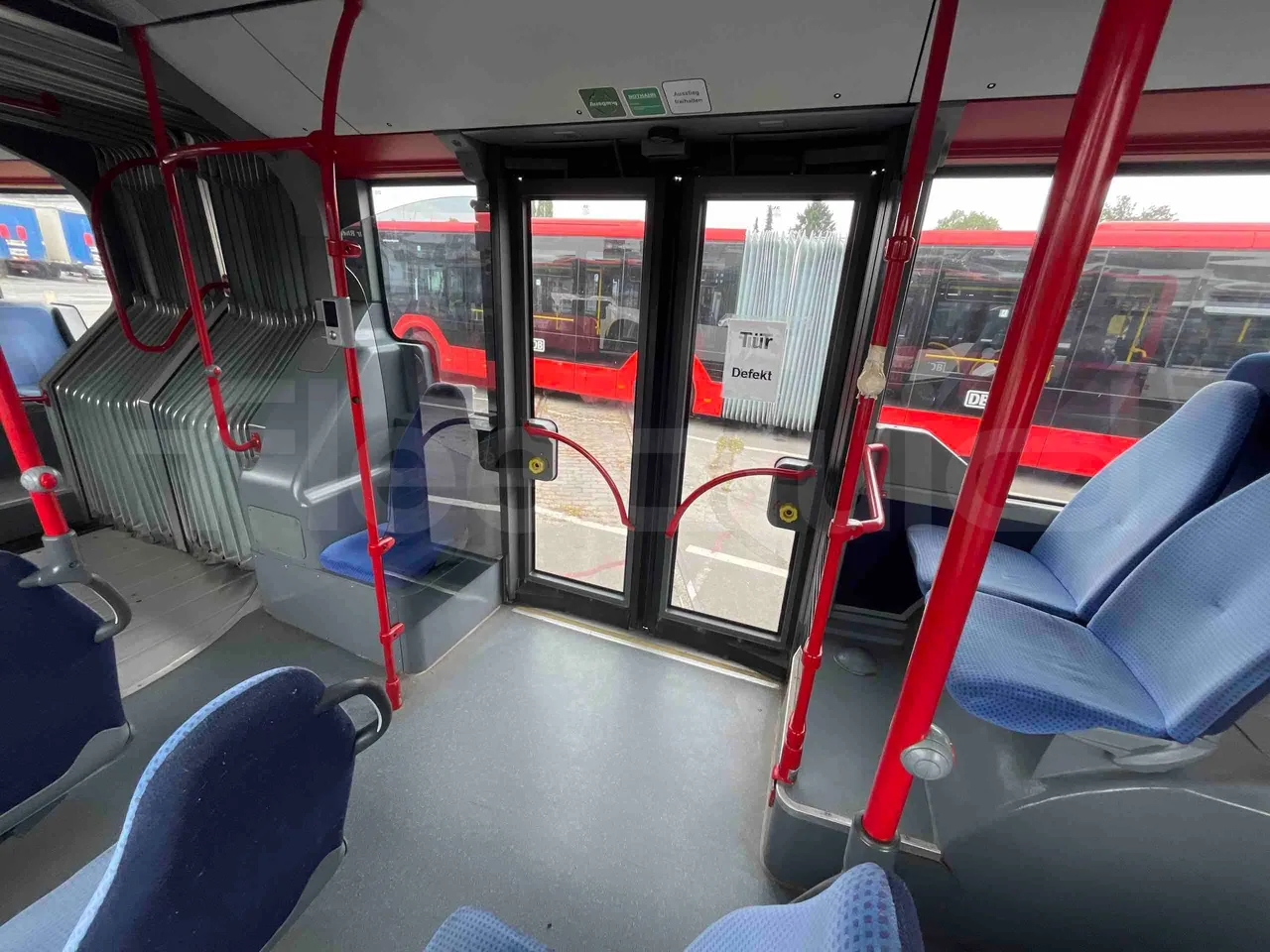 Mercedes-Benz Citaro G - toilette accessories photo