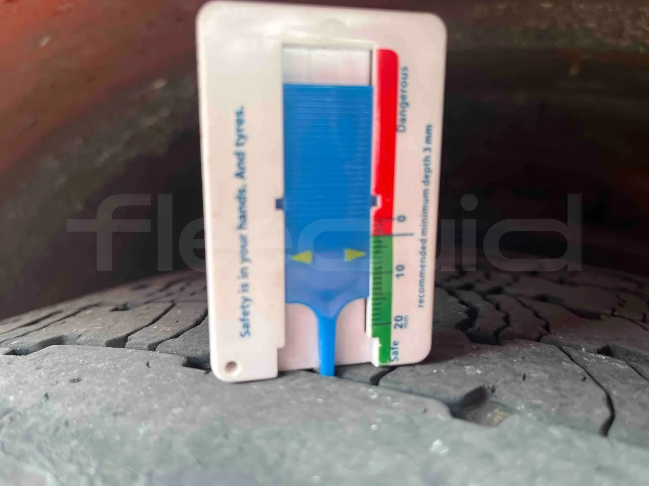 Mercedes-Benz Citaro G - front left tire measurements