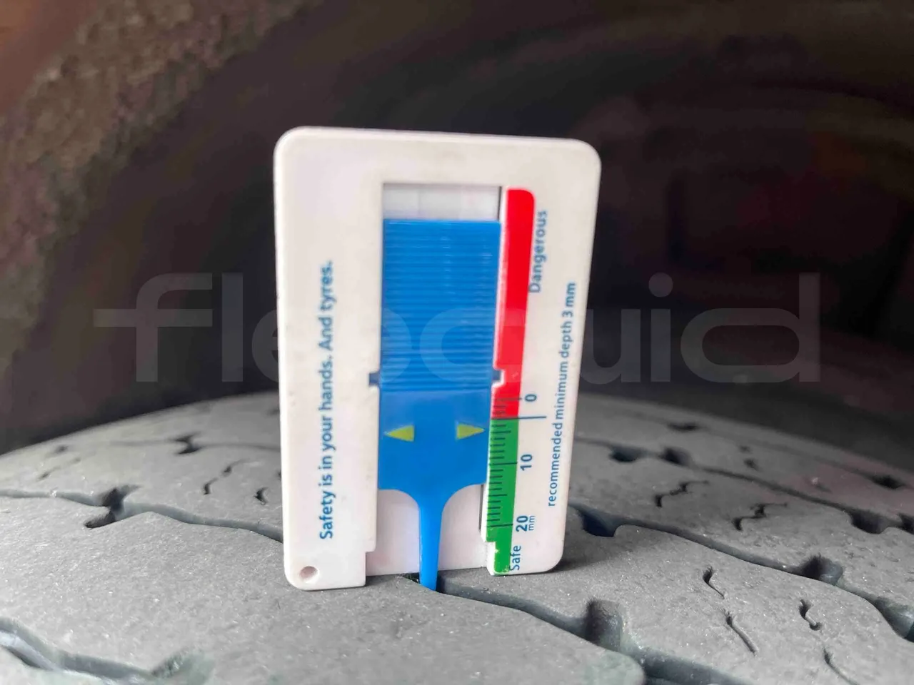 Mercedes-Benz Citaro G - rear left tire photo