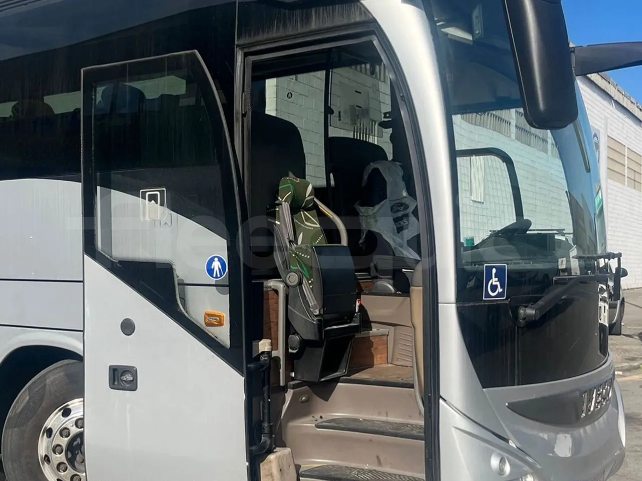 Iveco Magelys SFR2XX - Euro6 - 12,83m - 294kw - front door 1 open