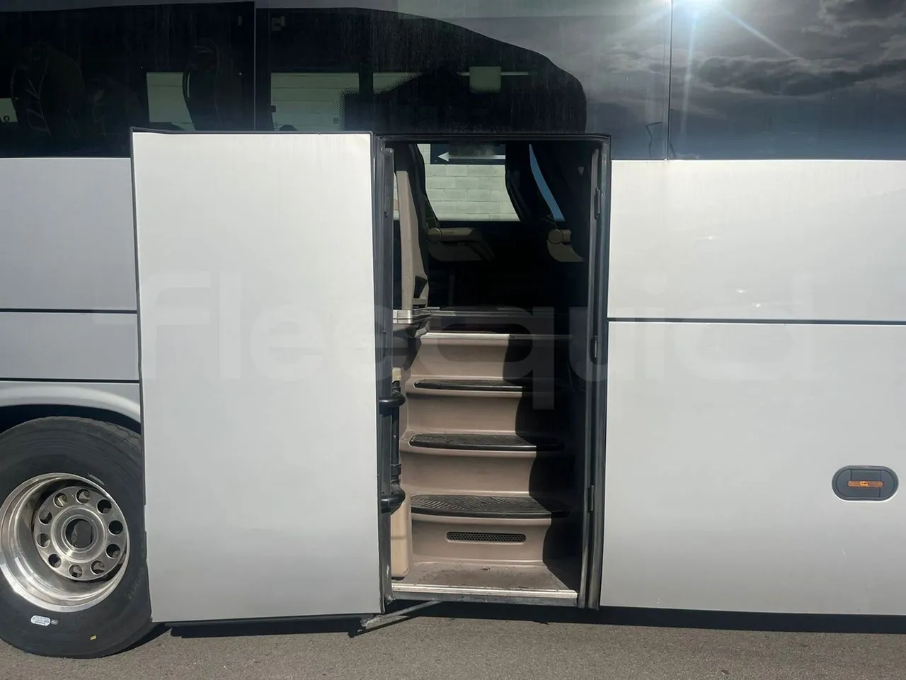 Iveco Magelys SFR2XX - Euro6 - 12,83m - 294kw - front door 2 open