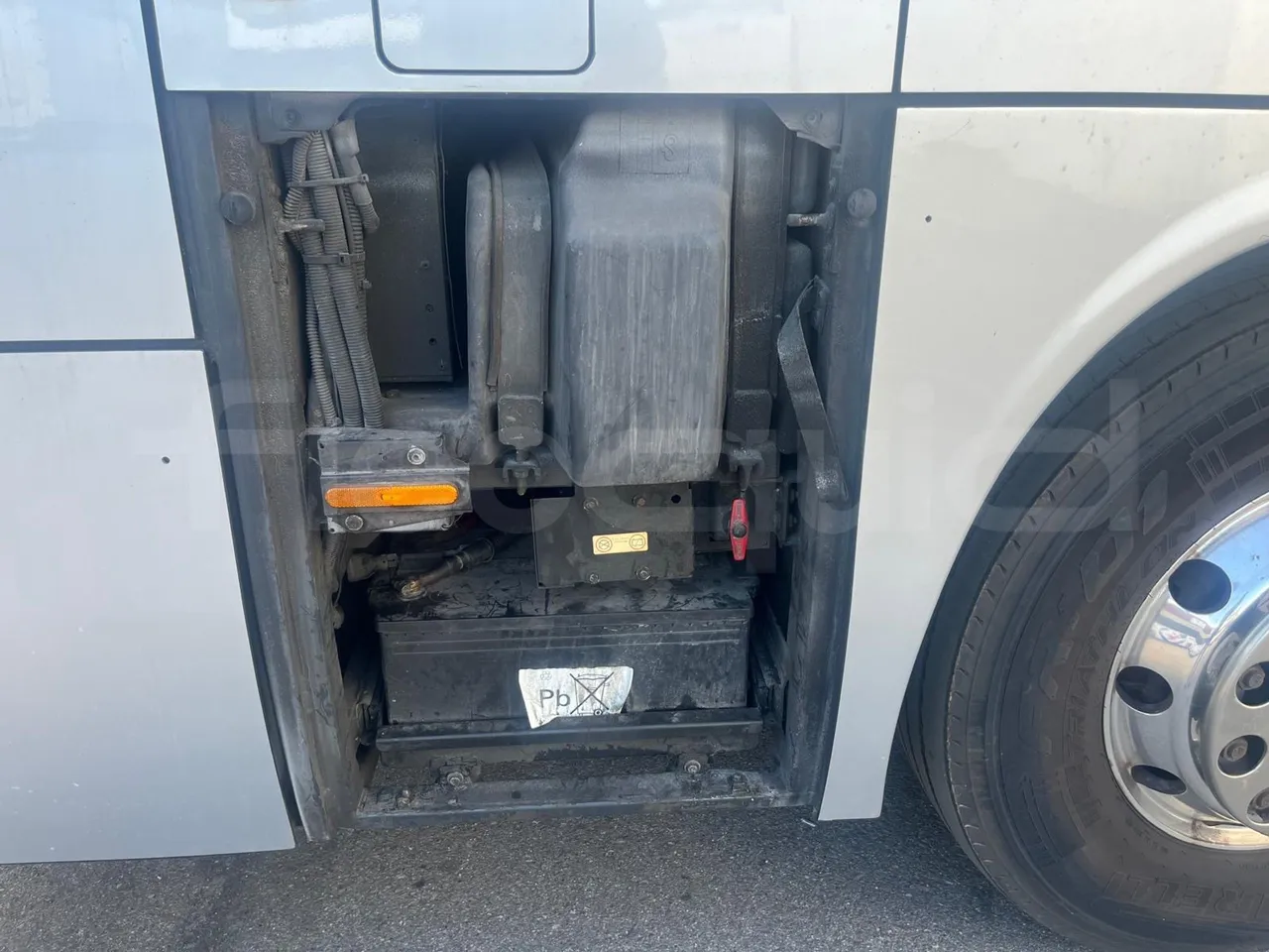 Iveco Magelys SFR2XX - Euro6 - 12,83m - 294kw - external compartments photo