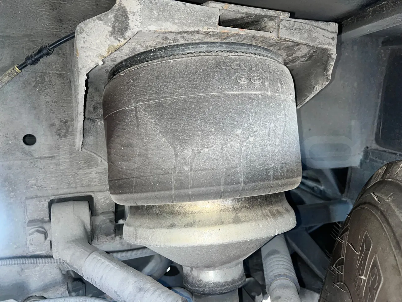 Iveco Magelys SFR2XX - Euro6 - 12,83m - 294kw - front shock absorbers right