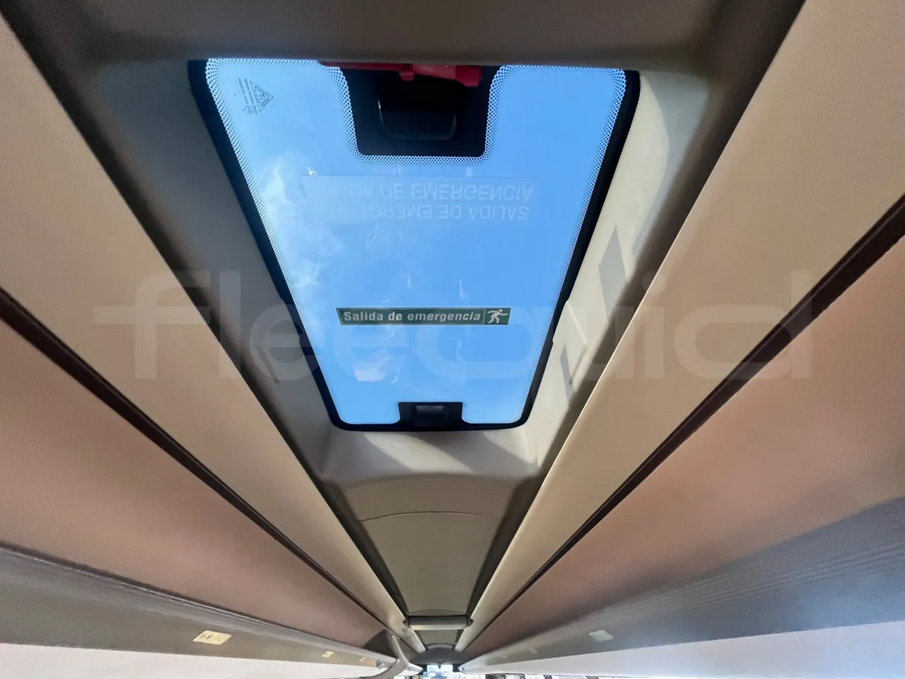 Iveco Magelys SFR2XX - Euro6 - 12,83m - 294kw - roof hatch 2