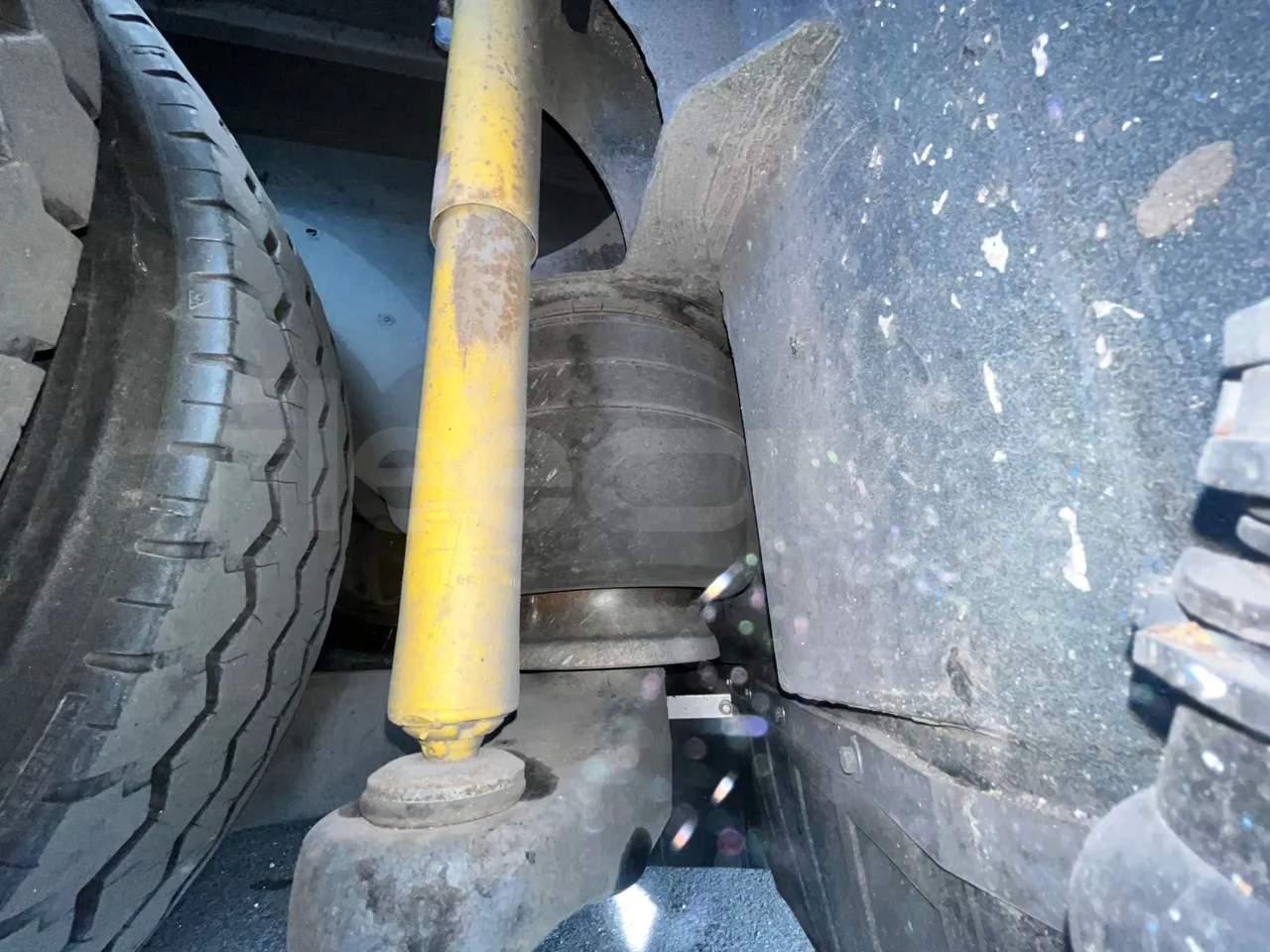 Iveco Magelys SFR2XX - Euro6 - 12,83m - 294kw - axle 2 shock absorbers 1 left
