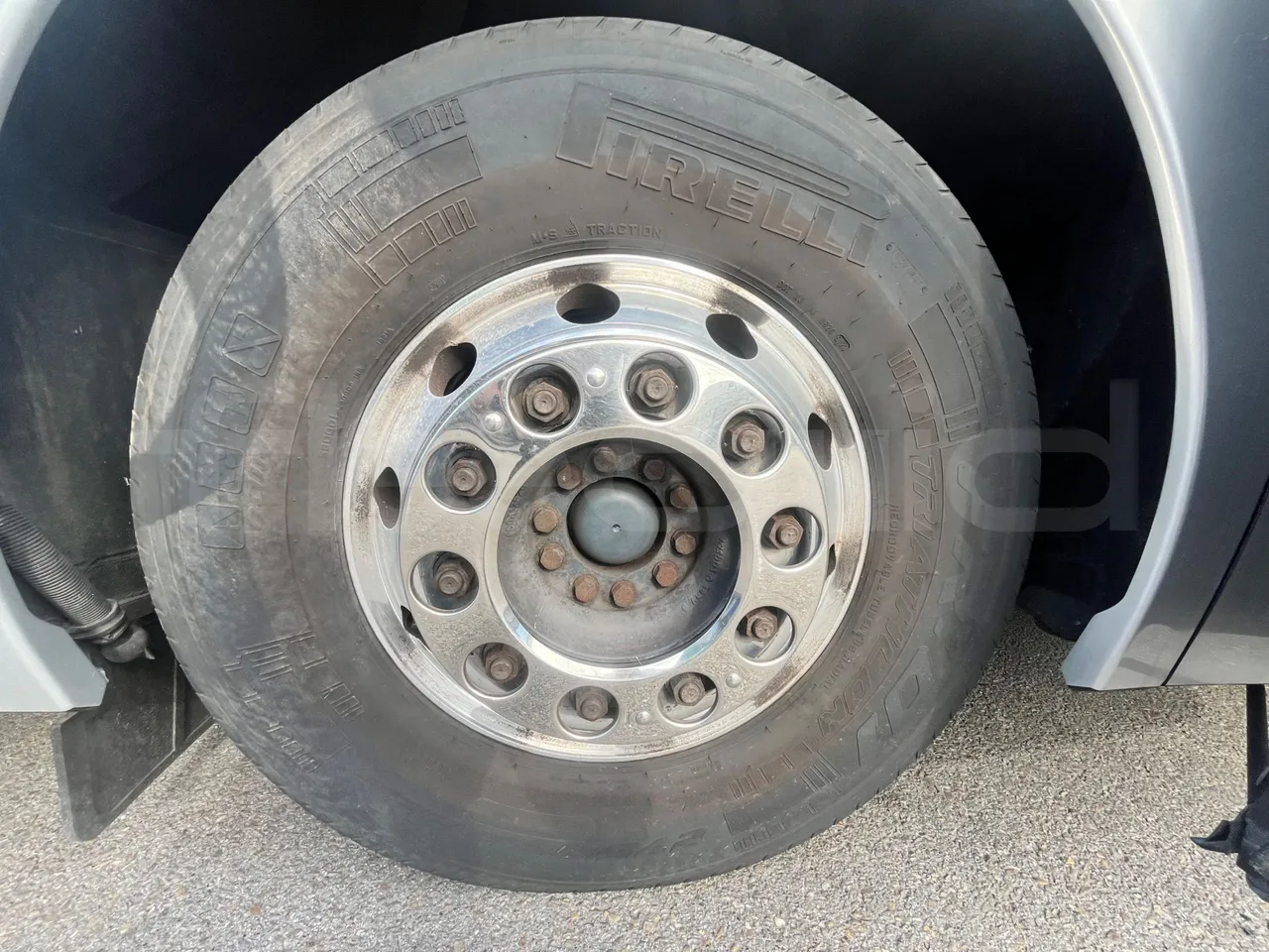 Iveco Magelys SFR2XX - Euro6 - 12,83m - 294kw - front left tire measurements
