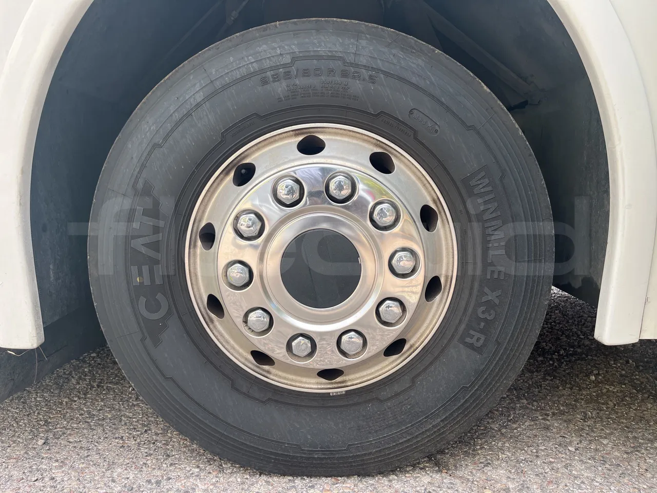 Iveco Orlandi - First Axle Left Side: Complete Tyre