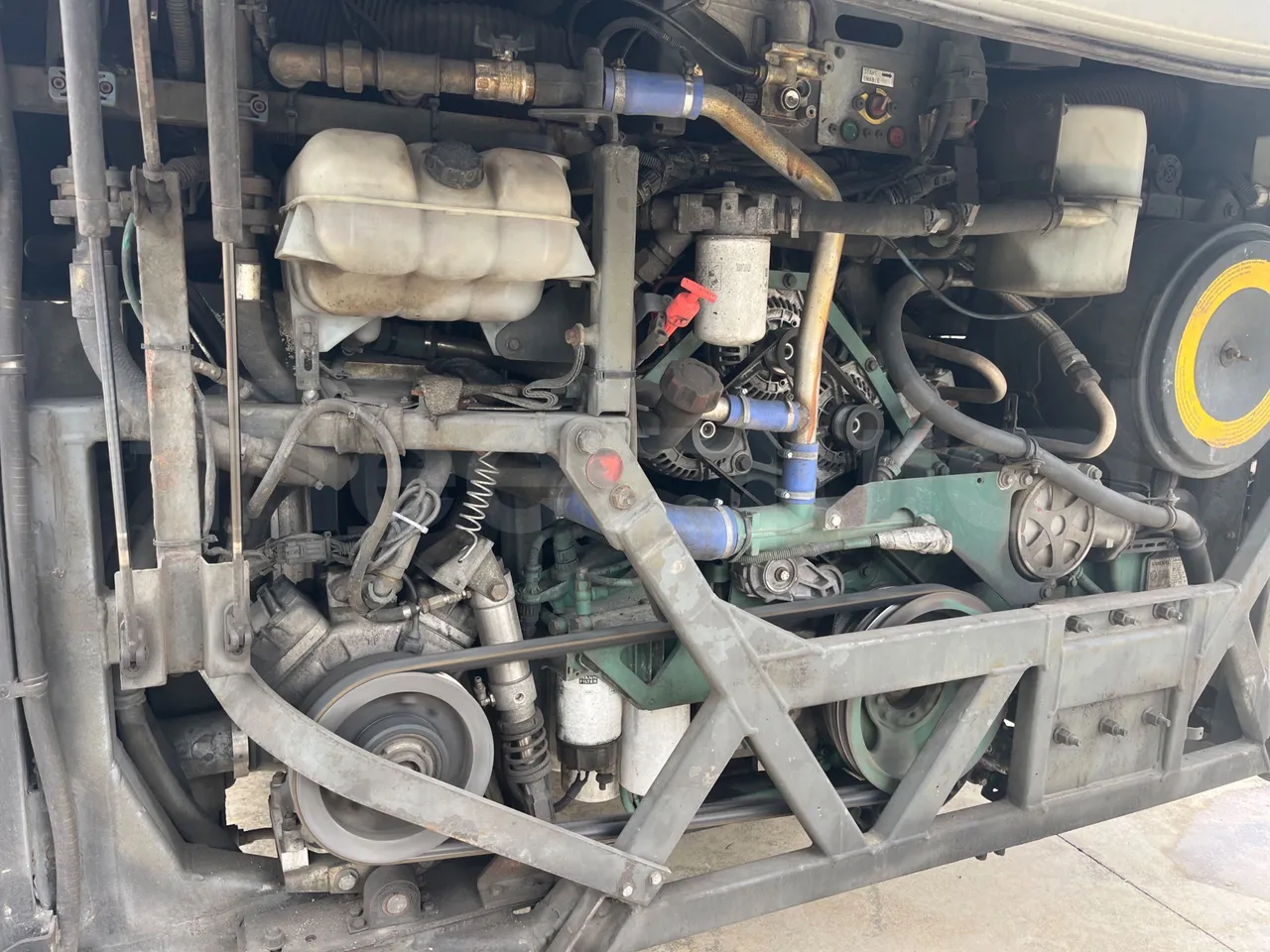 Volvo Barbi Genesis B12B - EUR4 - 309kW - 12.230m - engine plate photo