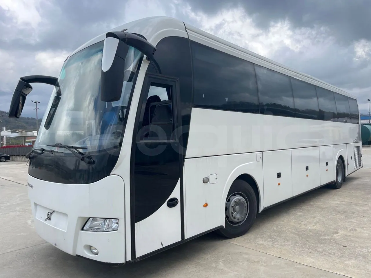 Volvo Barbi Genesis B12B - EUR4 - 309kW - 12.230m - 3/4 front left