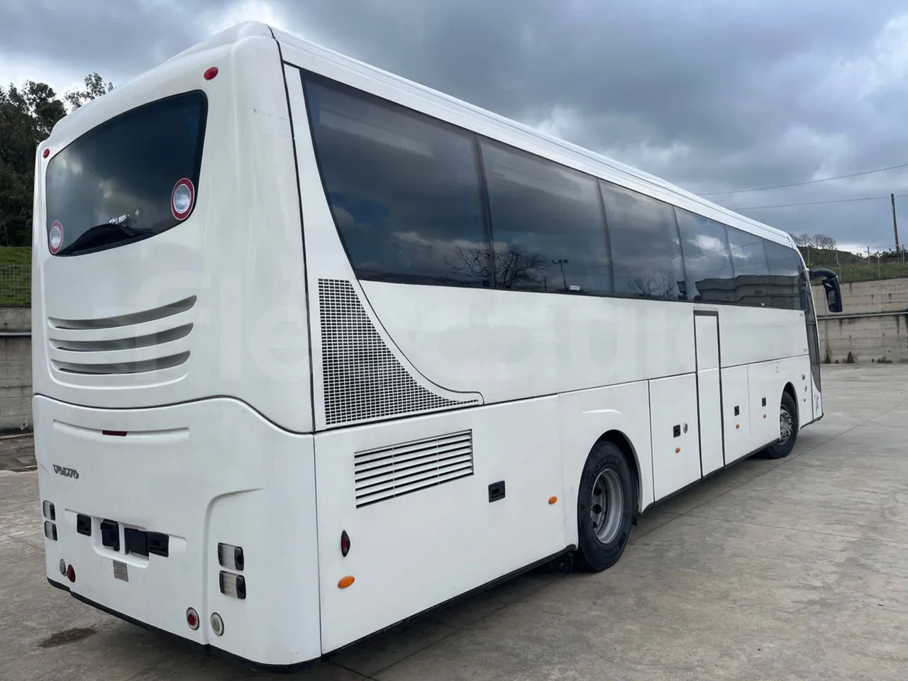 Volvo Barbi Genesis B12B - EUR4 - 309kW - 12.230m - 3/4 right rear doors closed