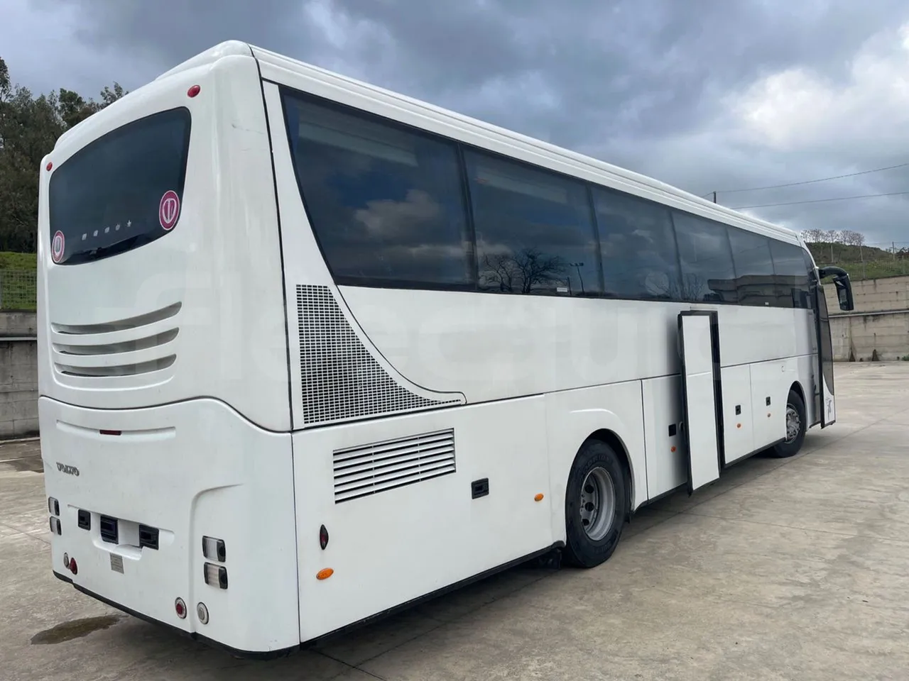 Volvo Barbi Genesis B12B - EUR4 - 309kW - 12.230m - 3/4 right rear doors open