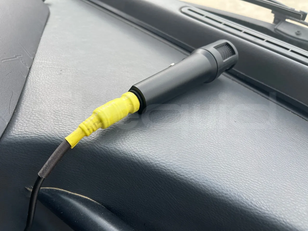 Volvo Barbi Genesis B12B - EUR4 - 309kW - 12.230m - hostes microphone accessories photo