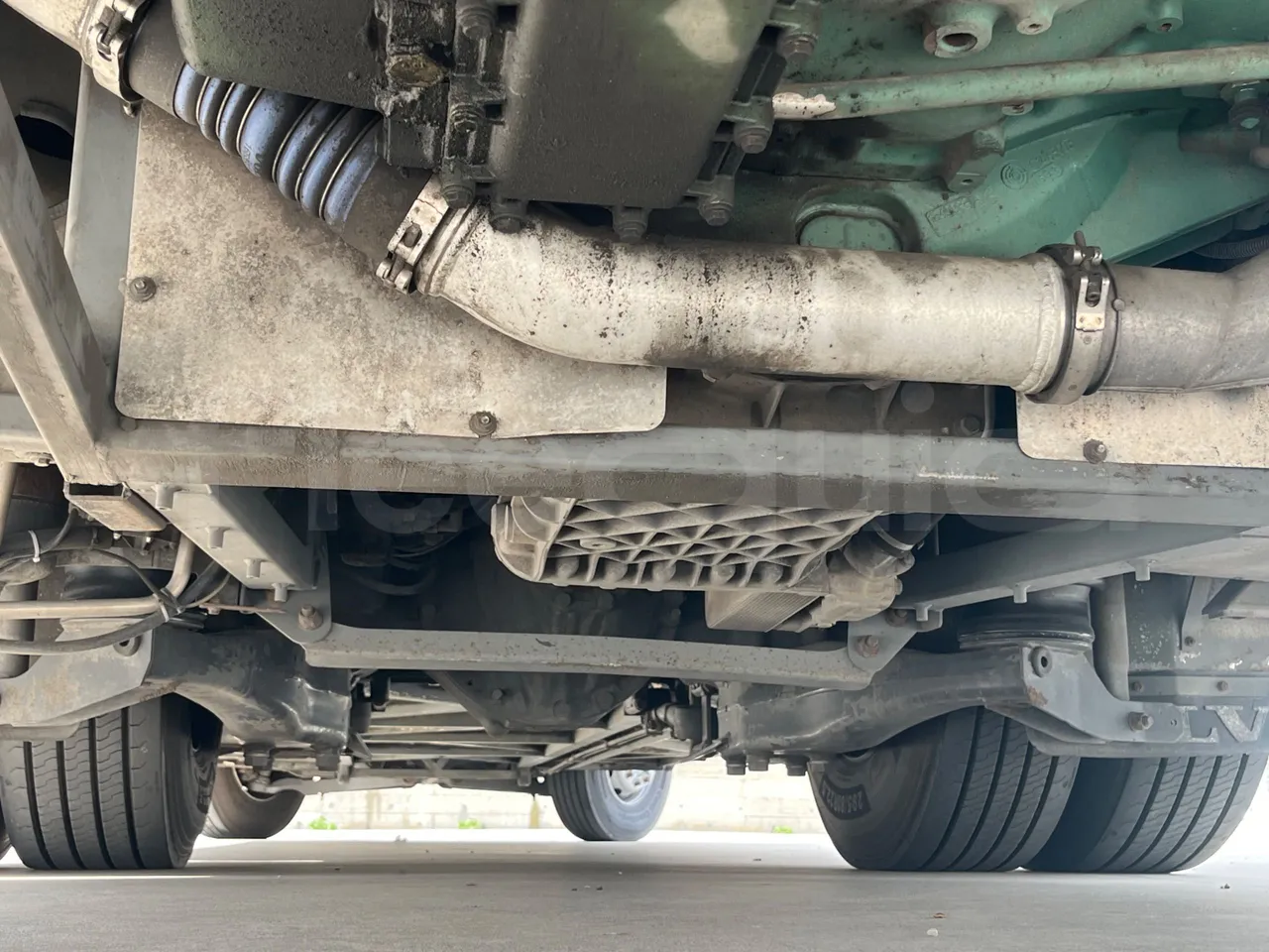 Volvo Barbi Genesis B12B - EUR4 - 309kW - 12.230m - bellows turntable (18m)