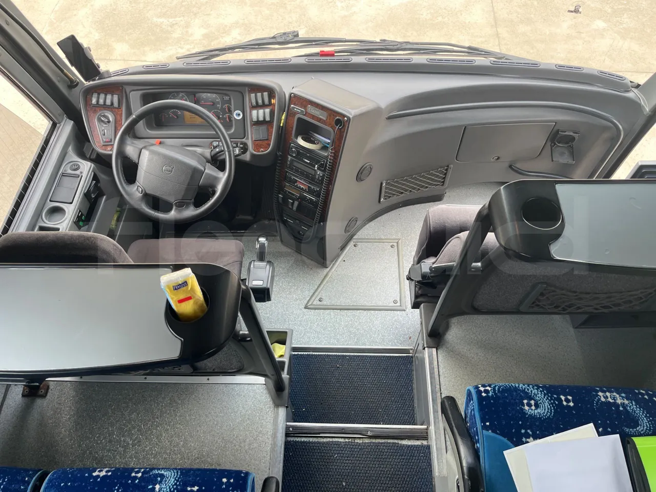 Volvo Barbi Genesis B12B - EUR4 - 309kW - 12.230m - buttons panels on