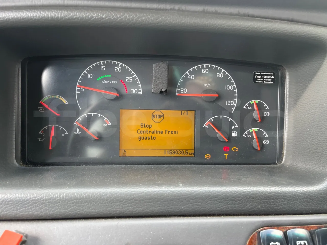 Volvo Barbi Genesis B12B - EUR4 - 309kW - 12.230m - dashboard lights on