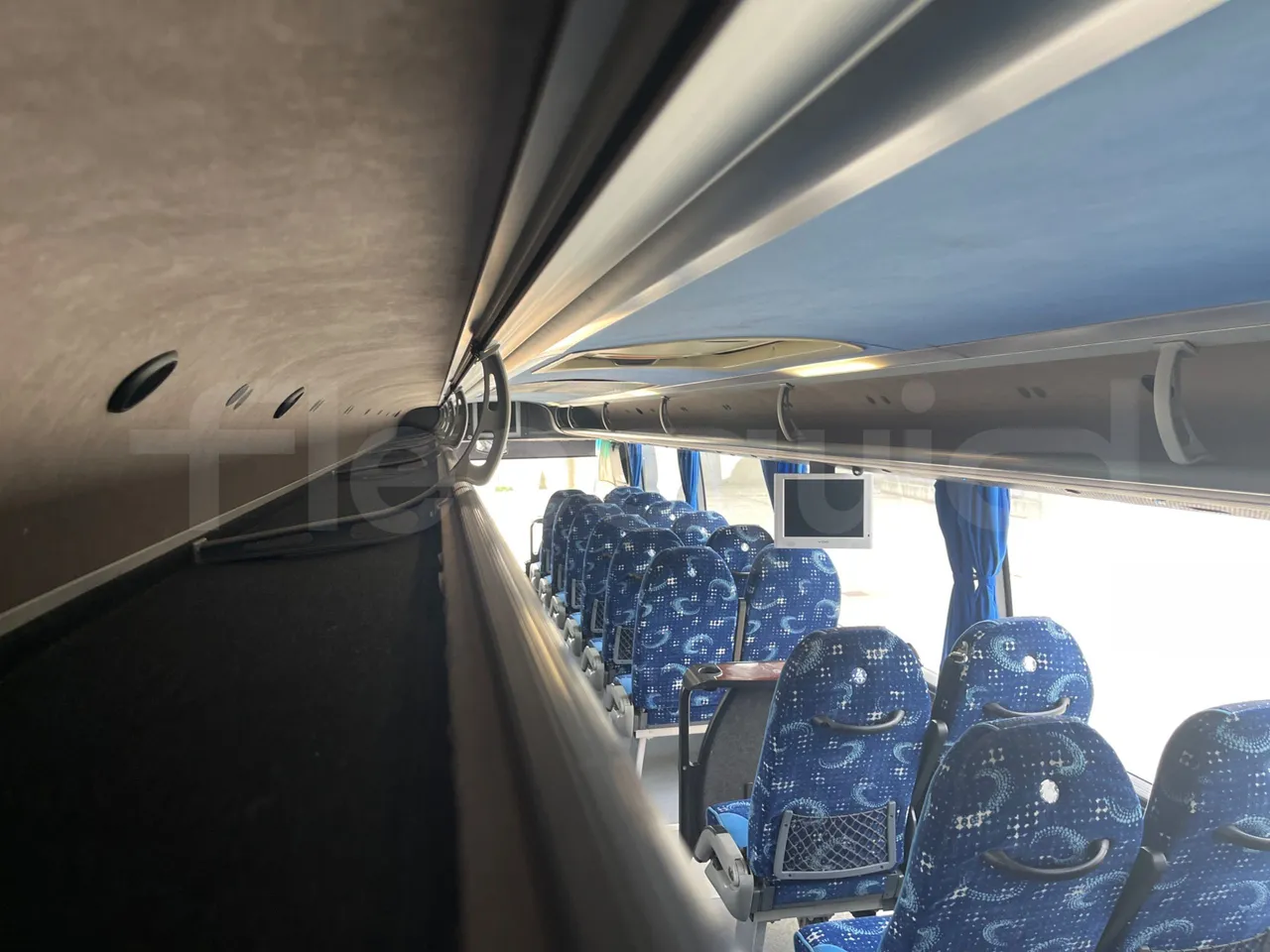 Volvo Barbi Genesis B12B - EUR4 - 309kW - 12.230m - disabled area photo