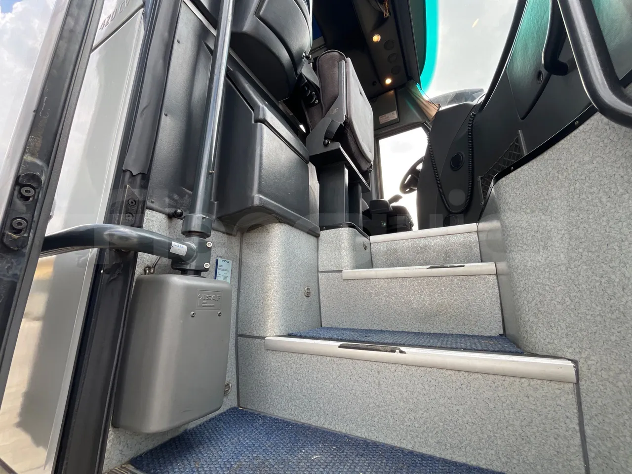 Volvo Barbi Genesis B12B - EUR4 - 309kW - 12.230m - door mechanism photo