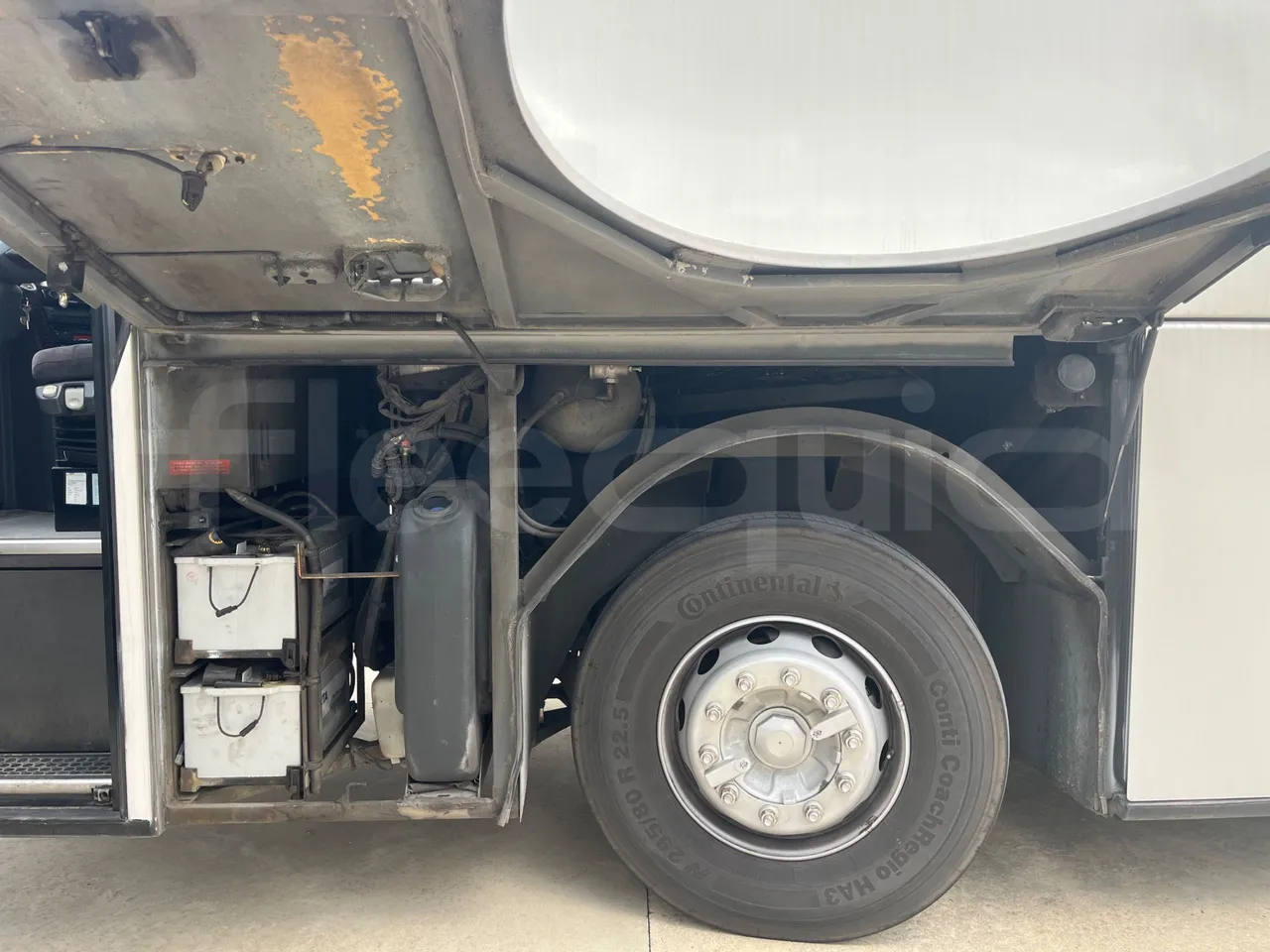 Volvo Barbi Genesis B12B - EUR4 - 309kW - 12.230m - external compartments photo