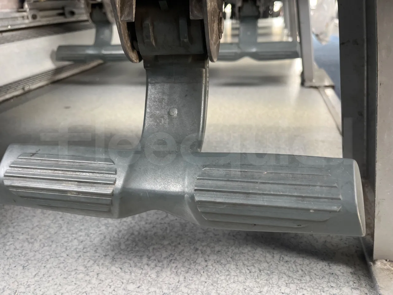 Volvo Barbi Genesis B12B - EUR4 - 309kW - 12.230m - footrest detail photo