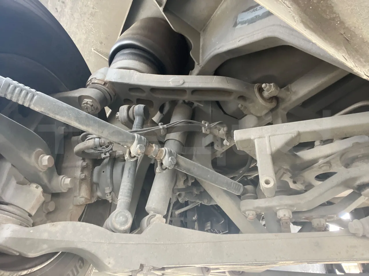 Volvo Barbi Genesis B12B - EUR4 - 309kW - 12.230m - front shock absorbers right