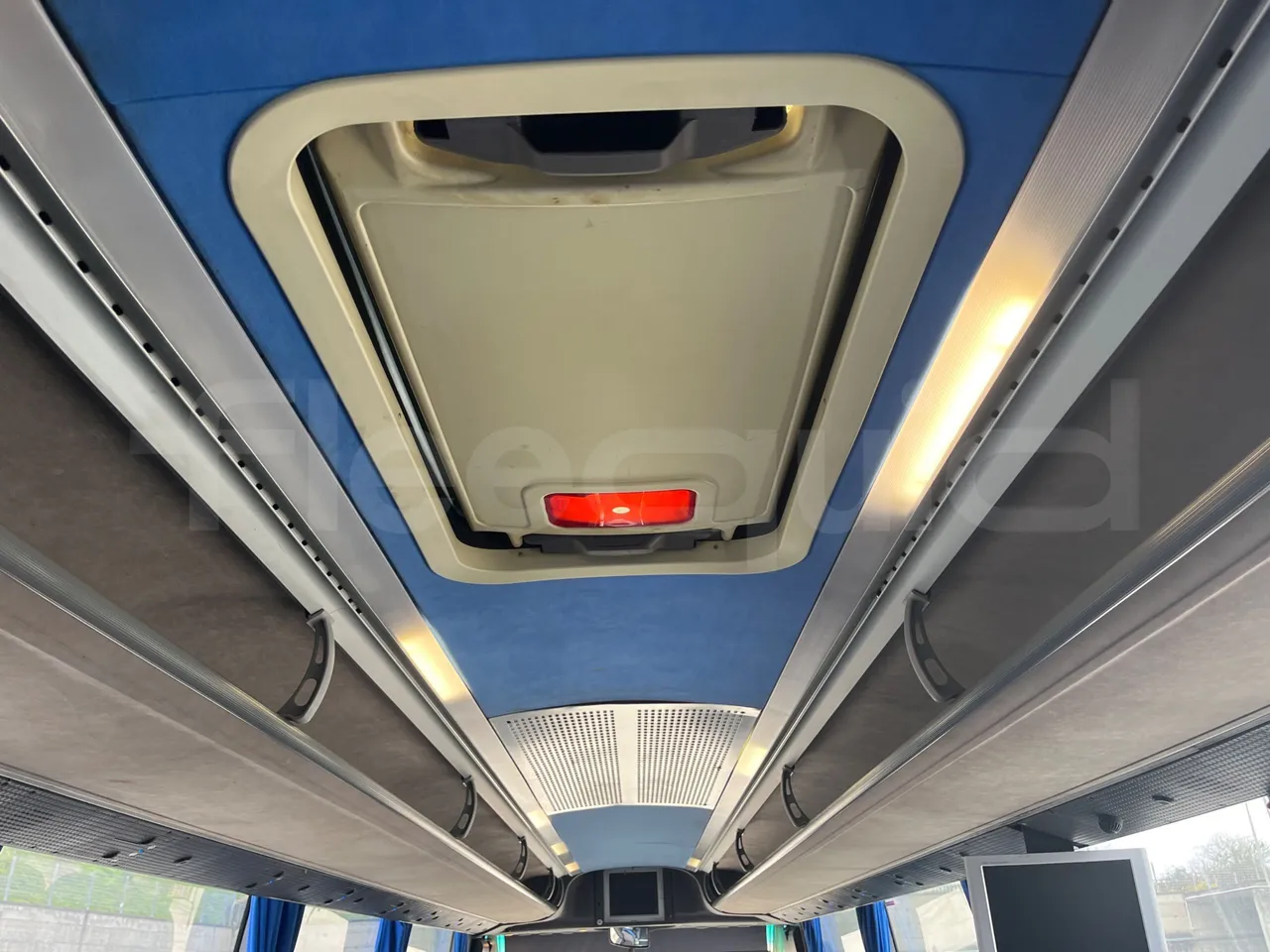 Volvo Barbi Genesis B12B - EUR4 - 309kW - 12.230m - roof hatch 2