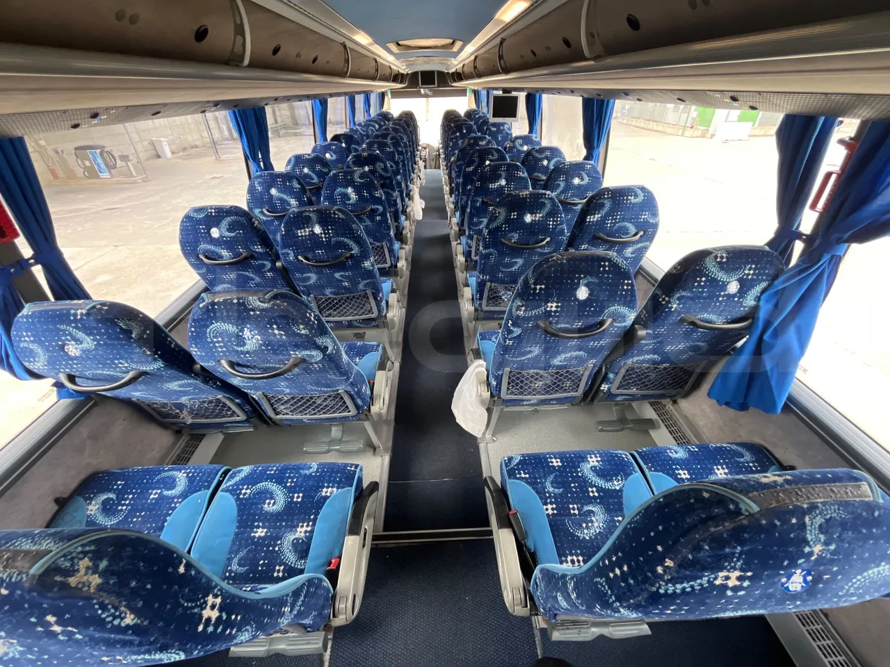 Volvo Barbi Genesis B12B - EUR4 - 309kW - 12.230m - forward view middle aisle