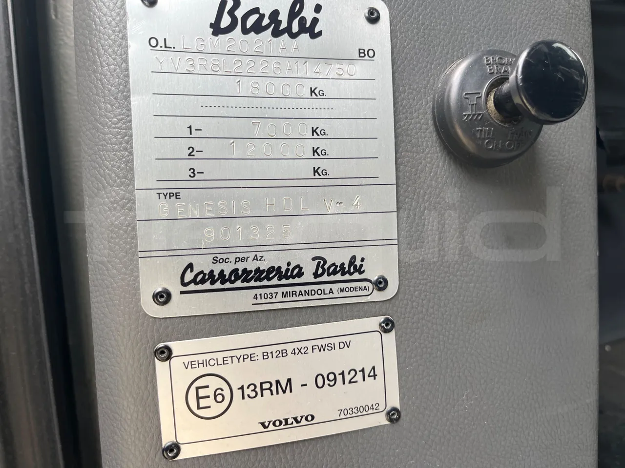 Volvo Barbi Genesis B12B - EUR4 - 309kW - 12.230m - platform code photo