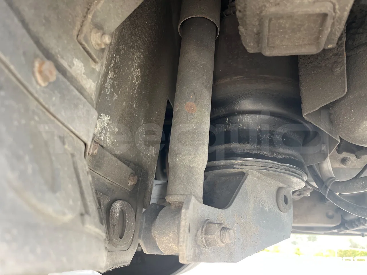 Volvo Barbi Genesis B12B - EUR4 - 309kW - 12.230m - axle 2 shock absorbers 2 left