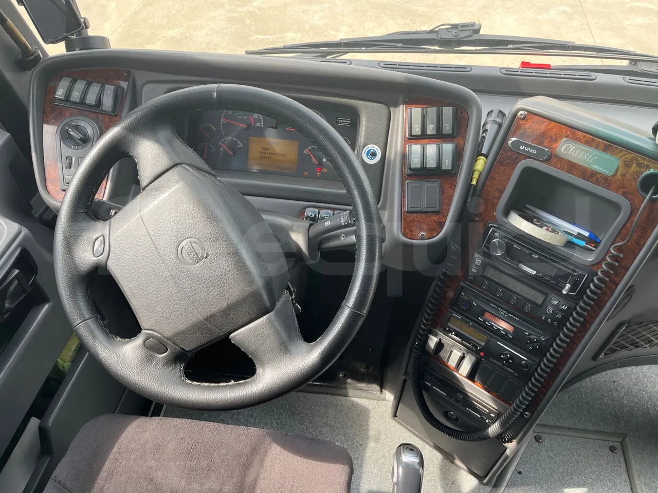 Volvo Barbi Genesis B12B - EUR4 - 309kW - 12.230m - steering wheel photo