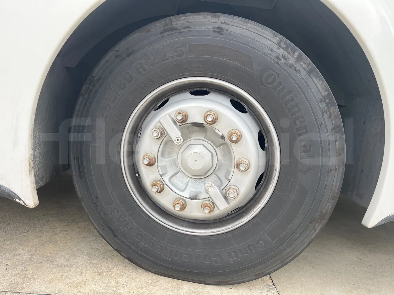 Volvo Barbi Genesis B12B - EUR4 - 309kW - 12.230m - front left tire measurements