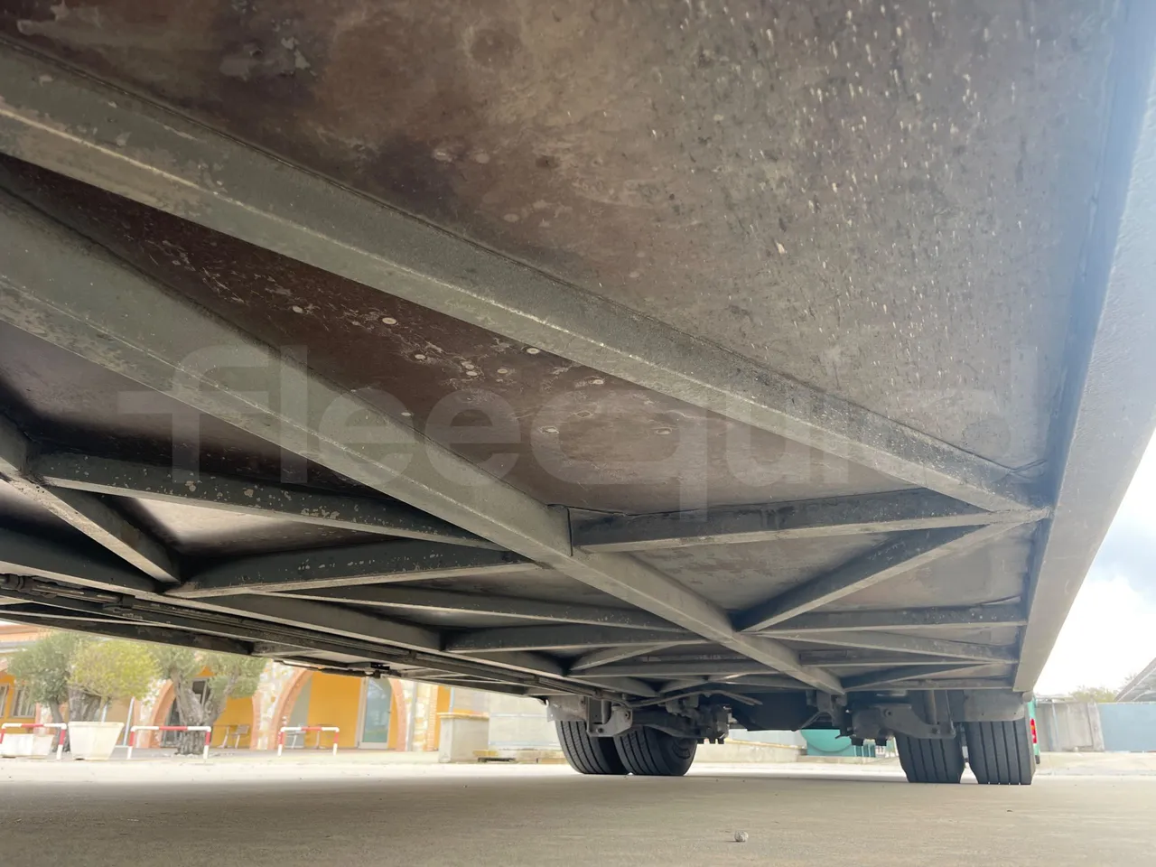 Volvo Barbi Genesis B12B - EUR4 - 309kW - 12.230m - central undercarriage photo