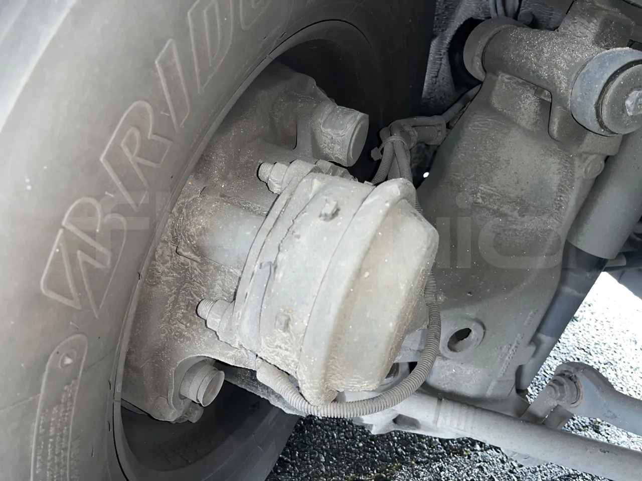 Irizar PB Man Ratio R33/18400 - Euro 5 - 294 kW - 12.200 mt - front brake calipers left
