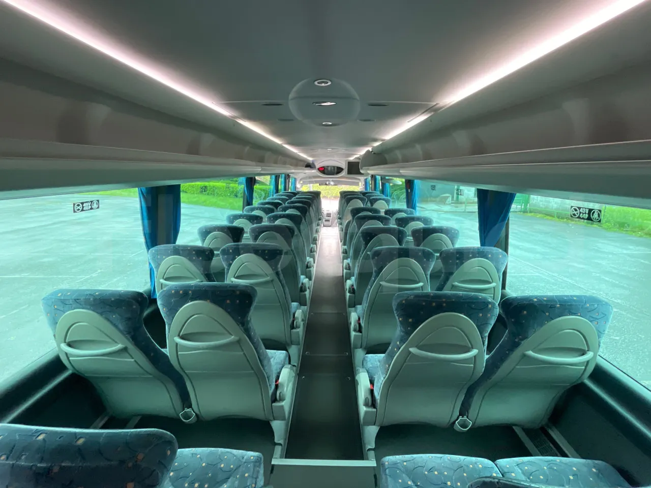 Irizar PB Man Ratio R33/18400 - Euro 5 - 294 kW - 12.200 mt - forward view middle aisle