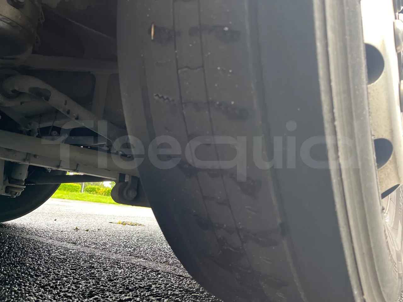 Irizar PB Man Ratio R33/18400 - Euro 5 - 294 kW - 12.200 mt - tread condition front tires left