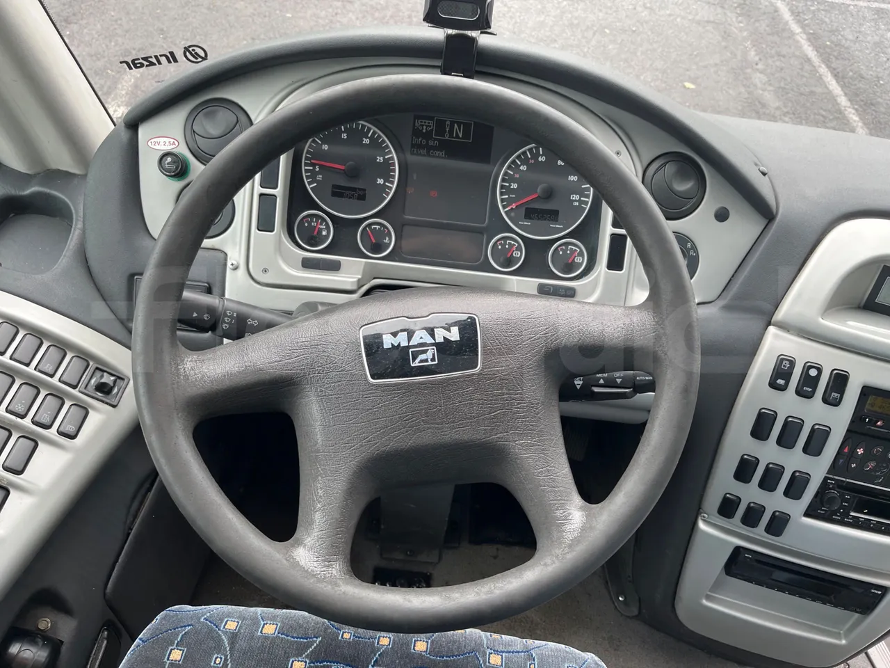Irizar PB Man Ratio R33/18400 - Euro 5 - 294 kW - 12.200 mt - steering wheel photo