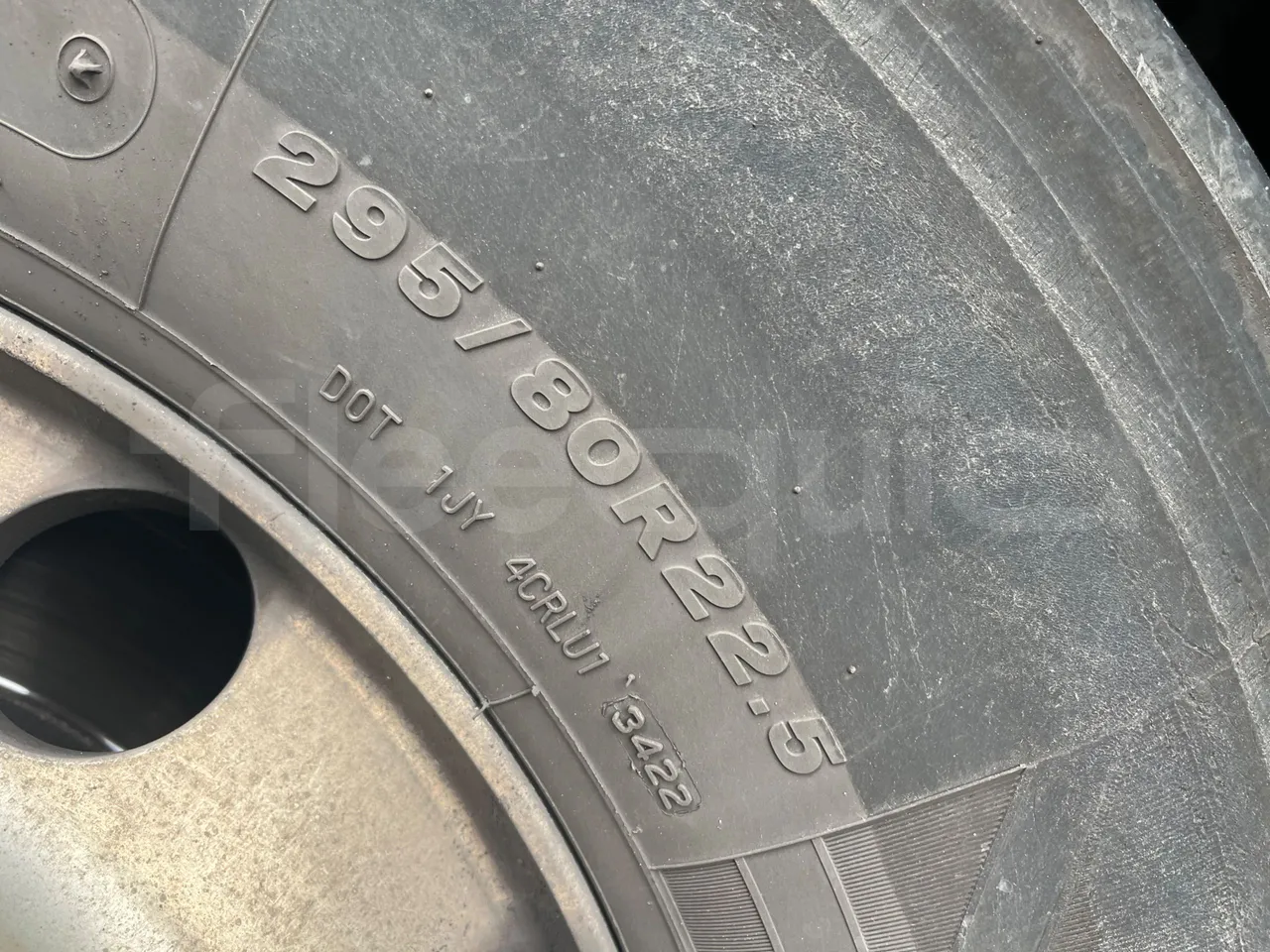 Irizar PB Man Ratio R33/18400 - Euro 5 - 294 kW - 12.200 mt - rear left tire photo