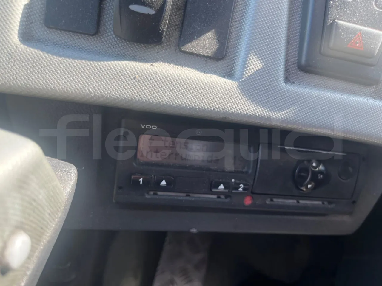 Volvo B12B 6X2 - EUR4 - 338kW -14.995m - radio accessories photo