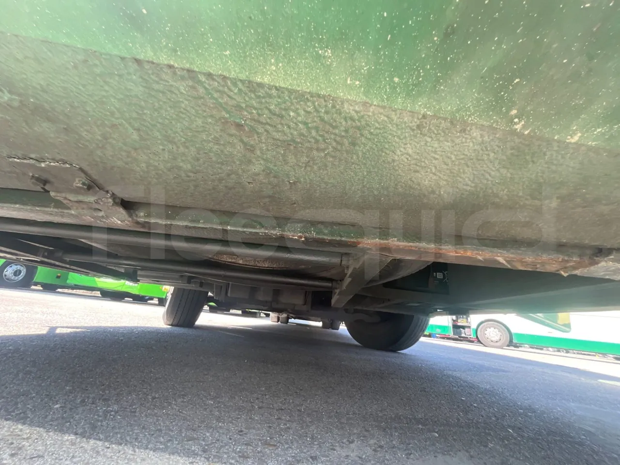 Volvo B12B 6X2 - EUR4 - 338kW -14.995m - axel 2 air springs 1 right