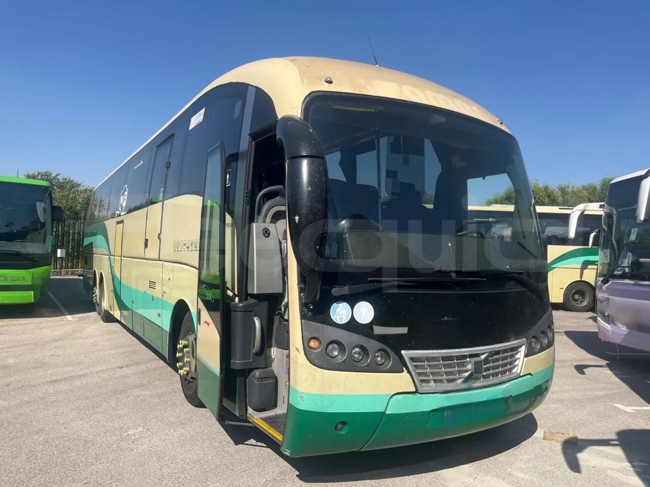 Volvo B12B 6X2 - EUR4 - 338kW -14.995m - Hover cover photo