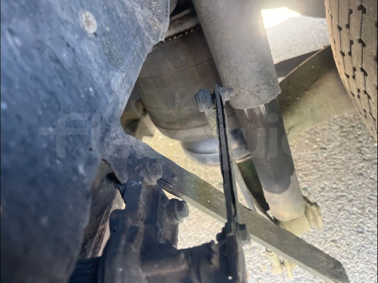 Volvo B12B 6X2 - EUR4 - 338kW -14.995m - axle 2 discs right