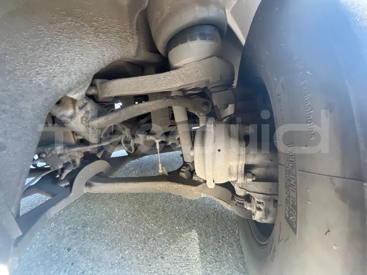 Volvo B12B 6X2 - EUR4 - 338kW -14.995m - front brake calipers left