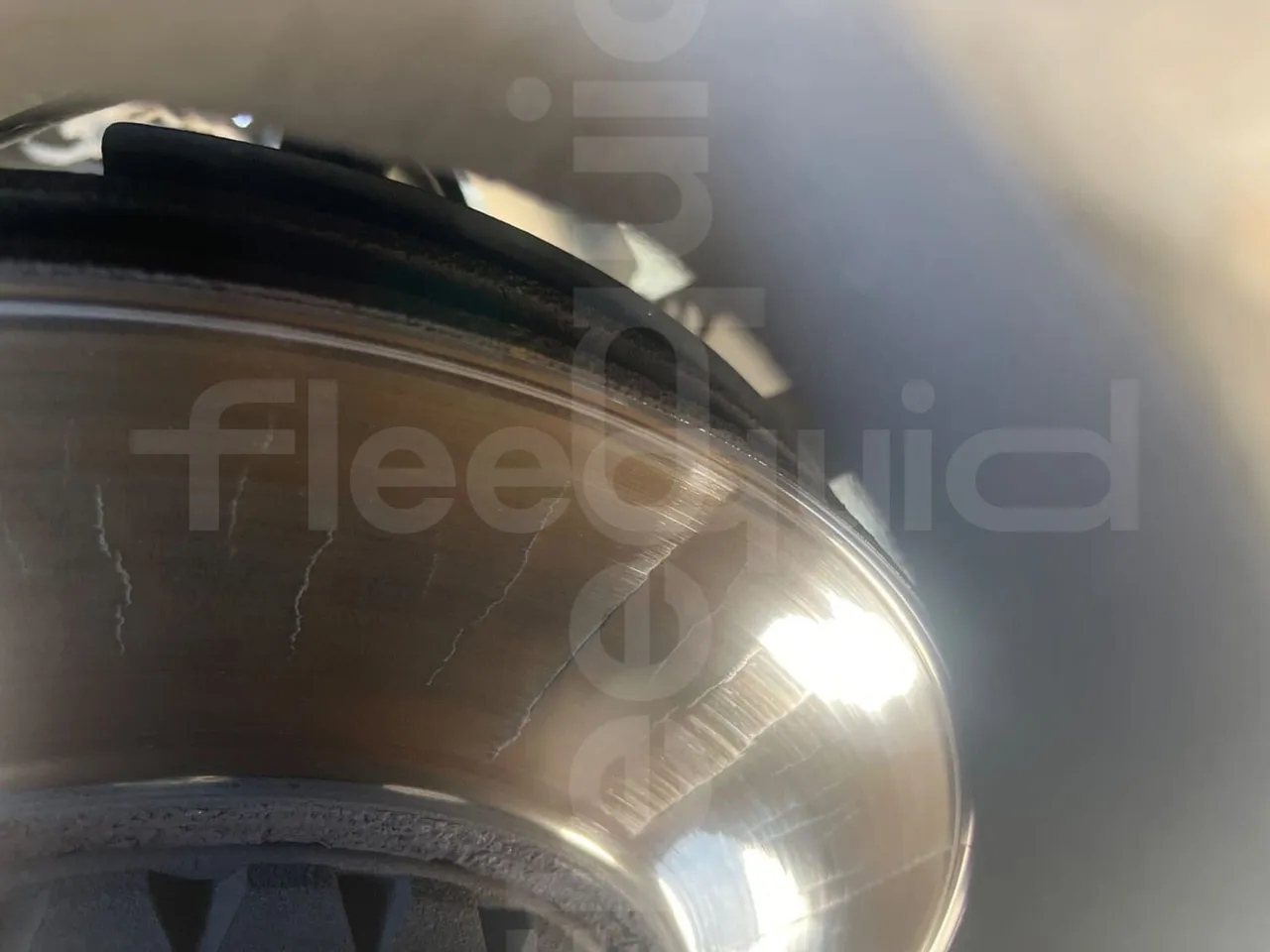 Volvo B12B 6X2 - EUR4 - 338kW -14.995m - front discs left