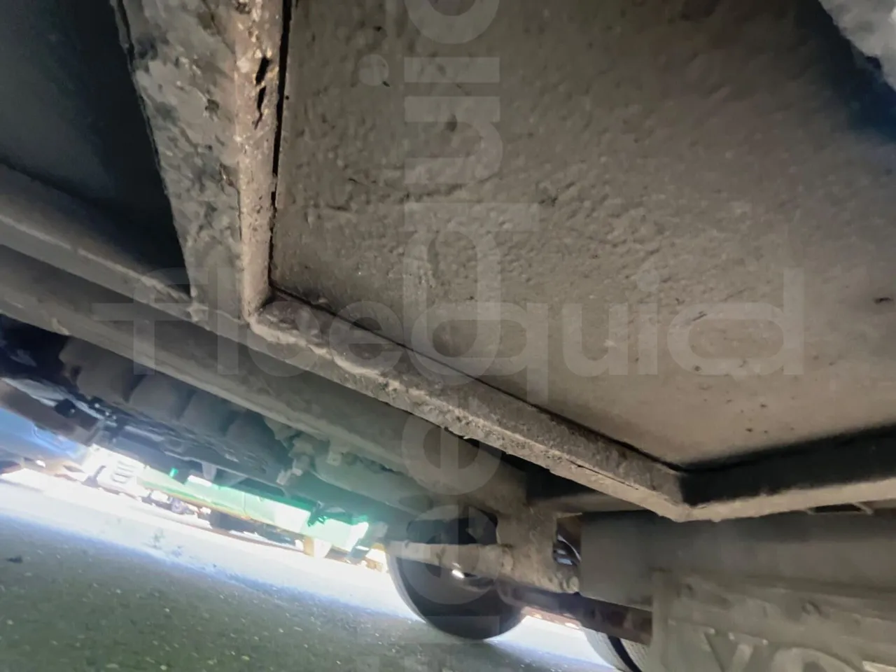 Volvo B12B 6X2 - EUR4 - 338kW -14.995m - front shock absorbers right