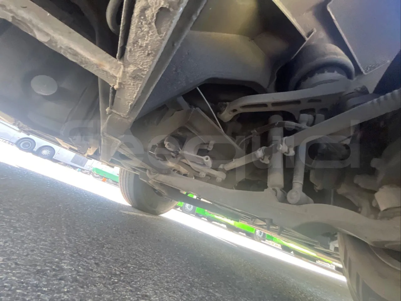 Volvo B12B 6X2 - EUR4 - 338kW -14.995m - axle 2 shock absorbers 1 right