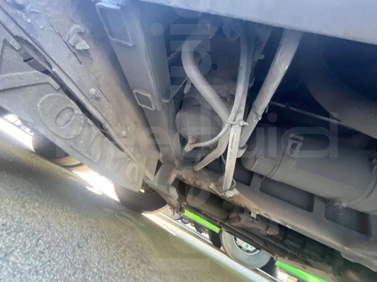 Volvo B12B 6X2 - EUR4 - 338kW -14.995m - front axle left side