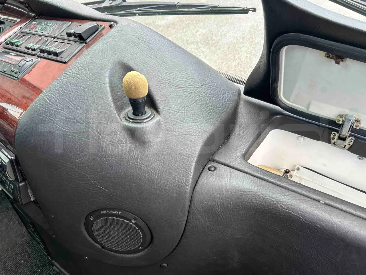 Irizar Scania - hostes microphone accessories photo