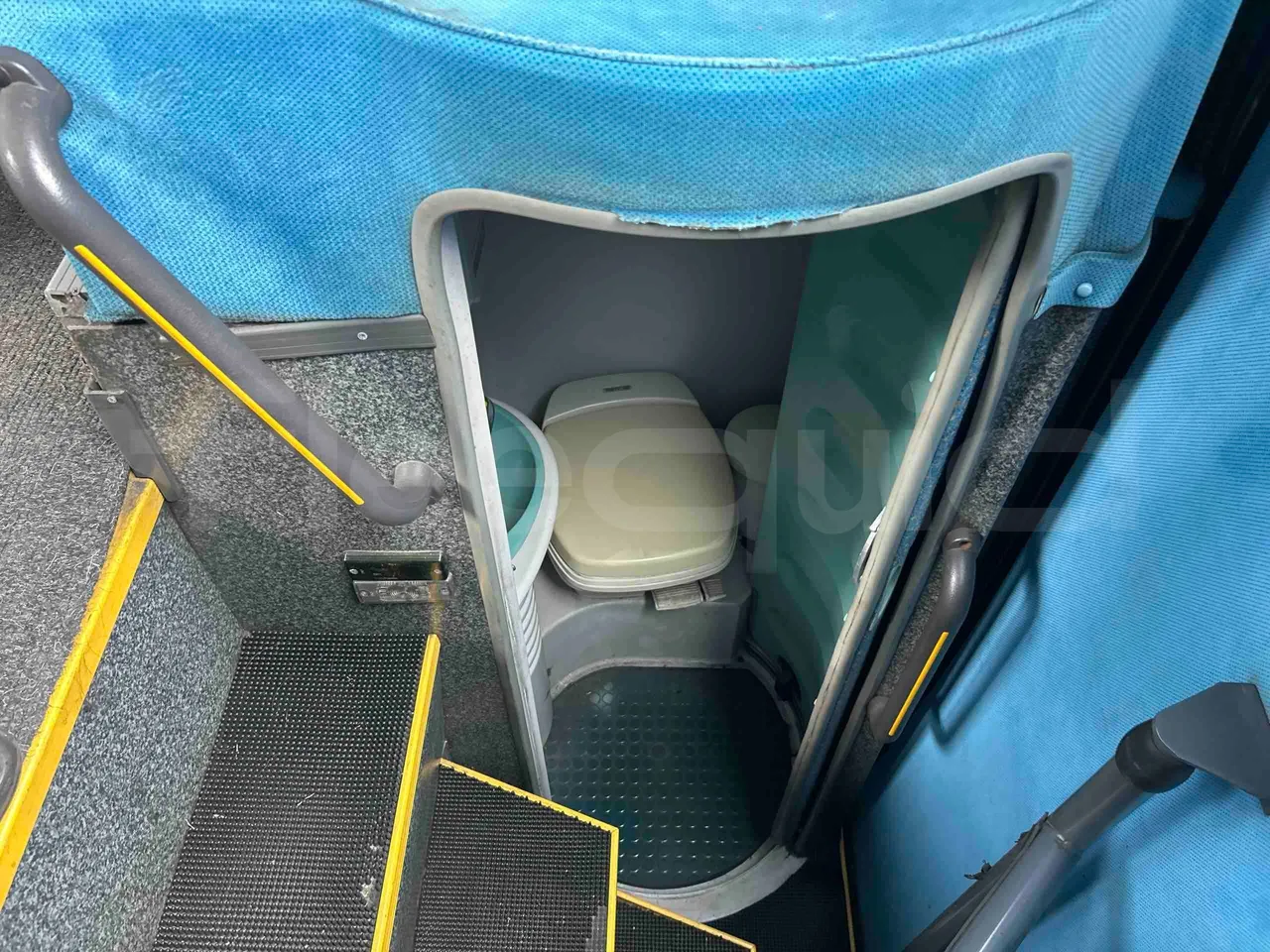 Irizar Scania - toilette accessories photo