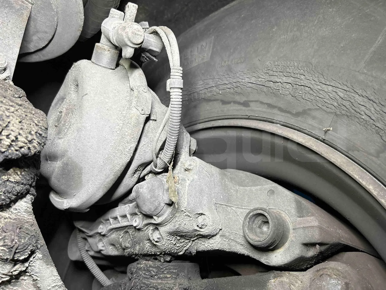 Irizar Scania - front brake calipers right
